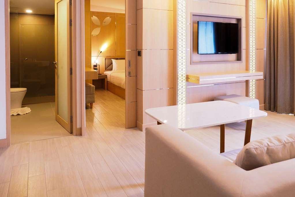 Clarion Hotel Patong Пхукет Номер фото