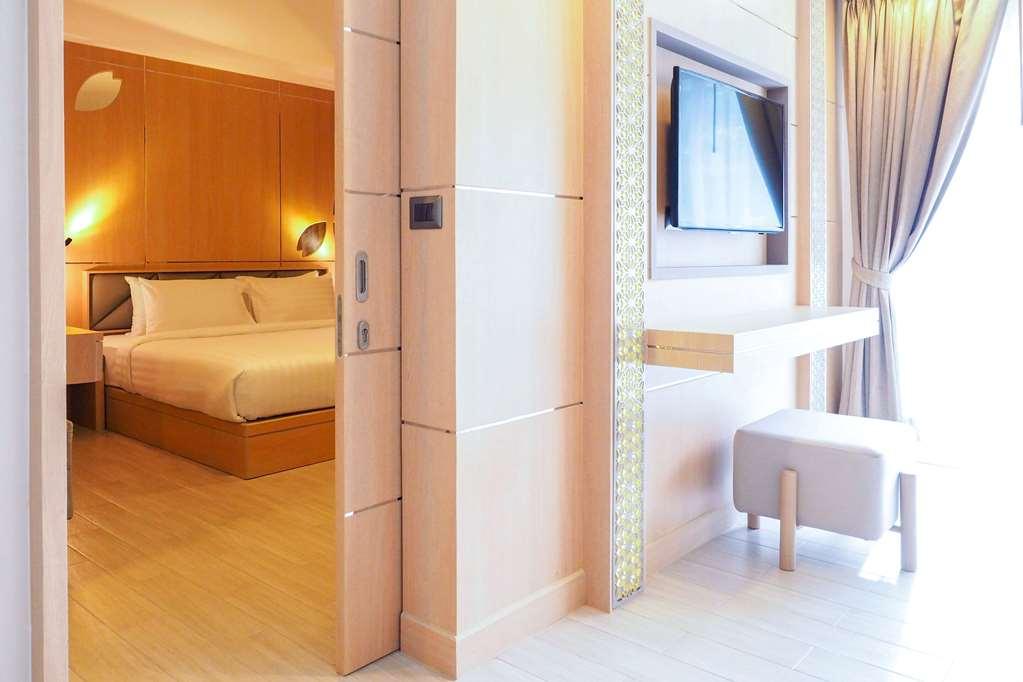 Clarion Hotel Patong Пхукет Номер фото
